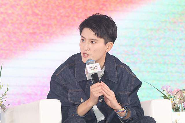 于是只能悻悻的点点头：好好。